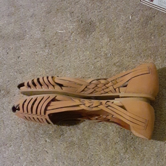 Flats - Picture 4 of 4